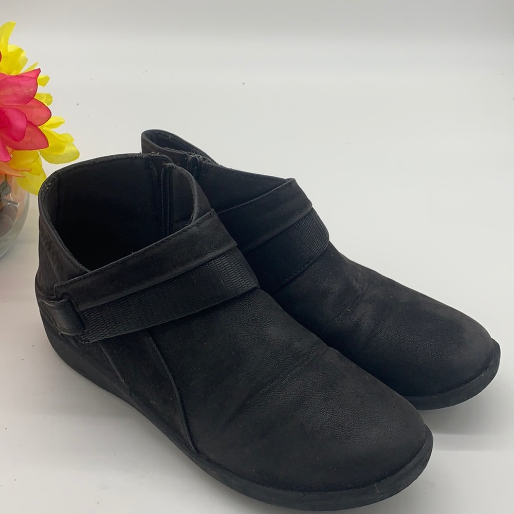 Clark’s Cloud-steppers Black Ankle Booties Sz 10
